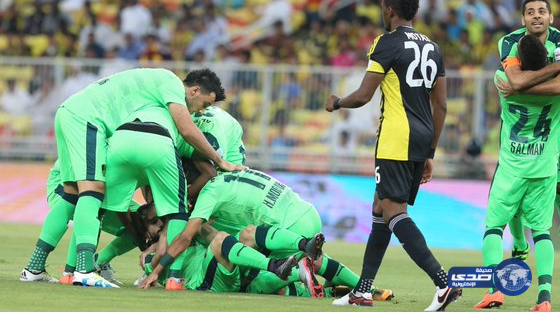 سيدة الأعمال تكافئ لاعبي الأهلي