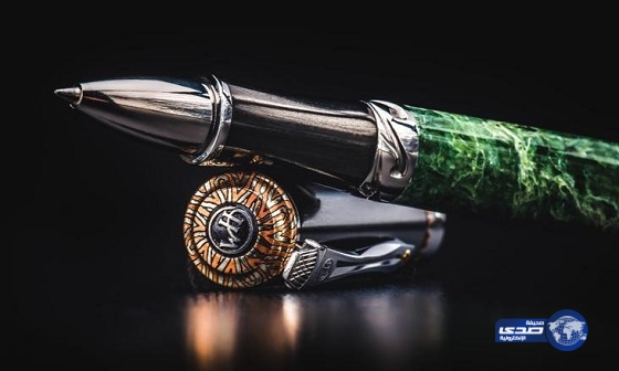 بالصور..أفخم الإكسسوارات من عظام ديناصورات!!