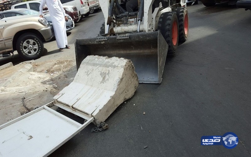 إزالة حواجز ومصادرة أدوات عمالة مخالفة بـ”المعابدة”