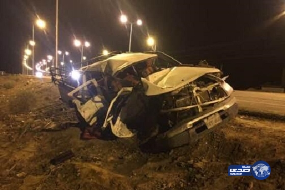 بالصور.. مصرع شخصين وإصابة 4 في حادث مروري بطريق “بيشة العلاية”