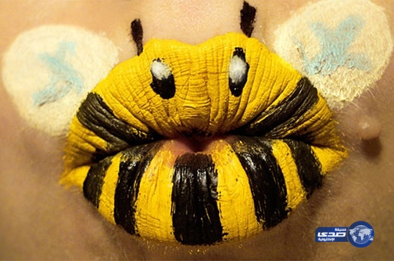 بالصور.. فنانة تزين “شفاه الفتيات” بصور الحيوانات