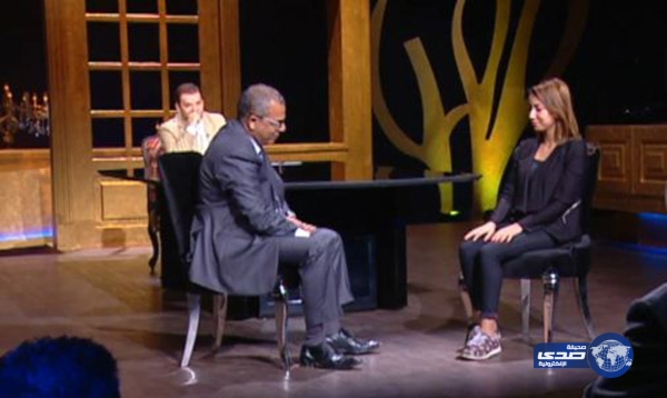 بالفيديو .. اخضاع احدى الفتيات لتجربة التنويم المغناطيسي على الهواء