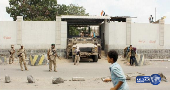 ضبط سفينة إيرانية محملة بالأسلحة والمدافع لنجدة الحوثيين