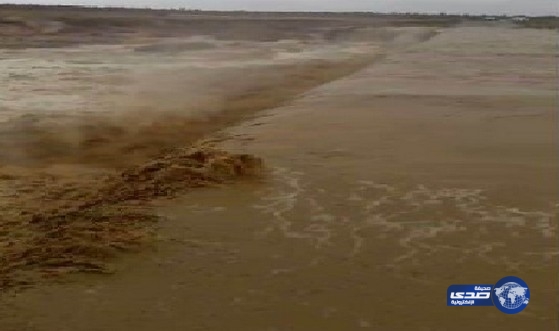 السد مغلق والخطر يحيط به  وبالاهالي من تزايد تدفق السيول في وادي رنية