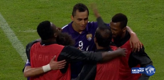 العين يتغلب على الأهلي بثنائية دوغلاس في جدة