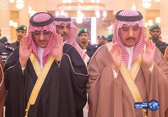 نائب المليك يؤدي صلاة الميت على الأميرة مشاعل بنت فيصل