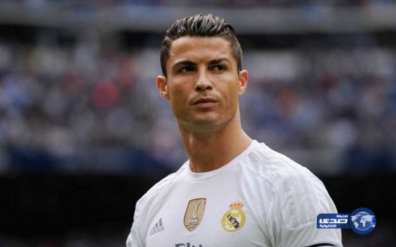 فيديو:سخرية رونالدو من لاعب السيتي السابق في لقطة مشينة.. قصير للغاية