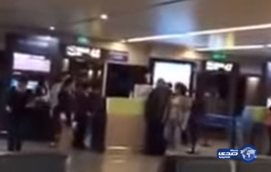 بالفيديو.. الاعتداء بالضرب على طاقم طائرة..والسبب !