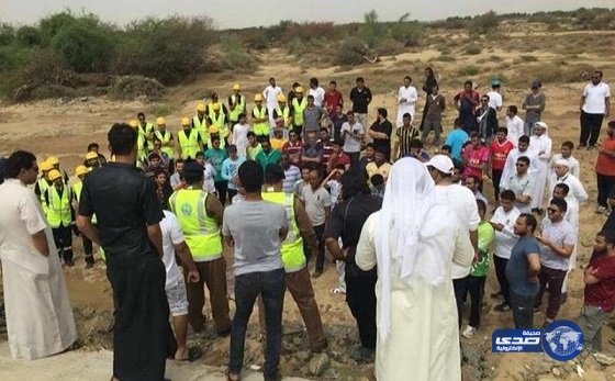 بالصور.. شباب جازان يرممون المنازل المتضررة من السيل بـ”همّة وعزيمة”