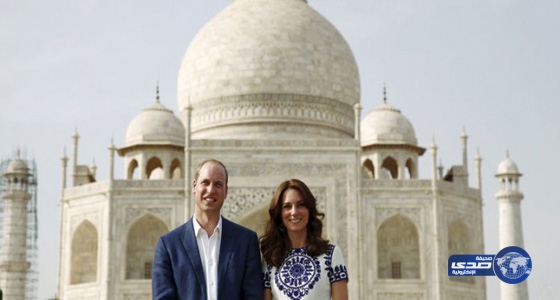 بالصور.. الأمير وليام وكيت في زيارة “مؤثرة” لتاج محل
