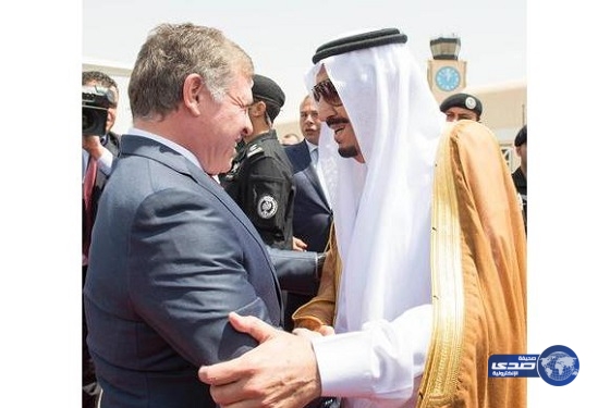 خادم الحرمين يعقد اجتماعاً مع ملك الأردن ويشهدان توقيع محضر إنشاء “مجلس التنسيق”
