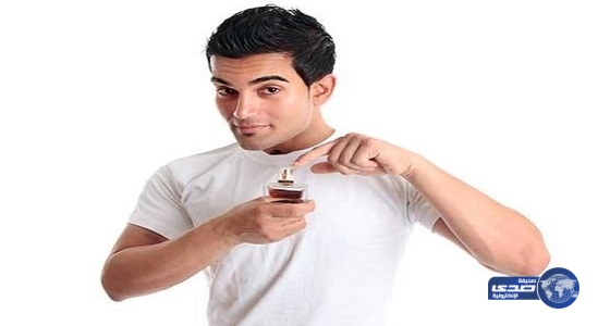 تعرف على 5 أخطاء يرتكبها الرجال عن وضع العطر