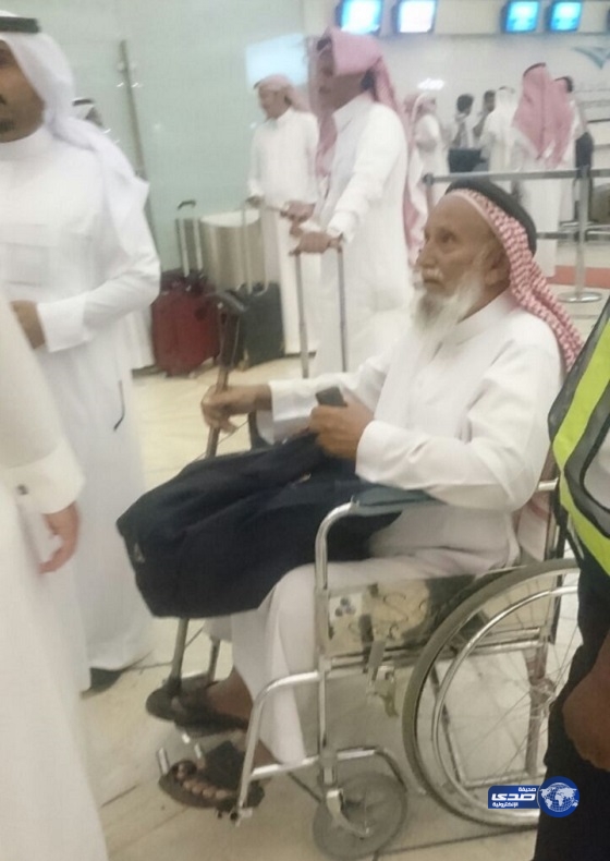 بالصور.. مسافرون لـ “صدى”: مصير رحلتنا المتجهة من الرياض للباحة مجهولاً وغياب للمسؤولين بمطار الملك خالد