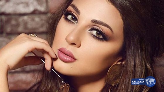 بالفيديو.. : ماذا قالت ميريام فارس لأحد المعجبين ظلّ محدقاً بها طوال الوقت خلال حفلها ؟