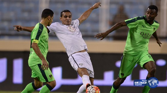 الأهلي يتخطى هجر بهدف السومة