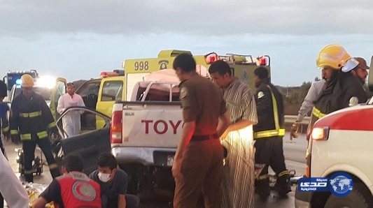 حادث مروري يصرع عائلة على طريق بيشة – خميس مشيط