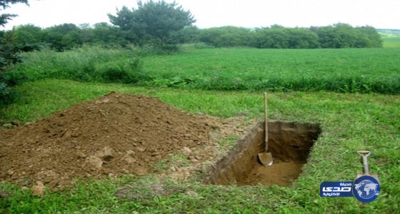 تهمة مقززة تدفع مصرياً للانتحار داخل قبر والده