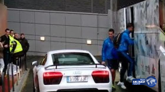 بالفيديو .. مُصّور يتسبب في إثارة غضب رونالدو