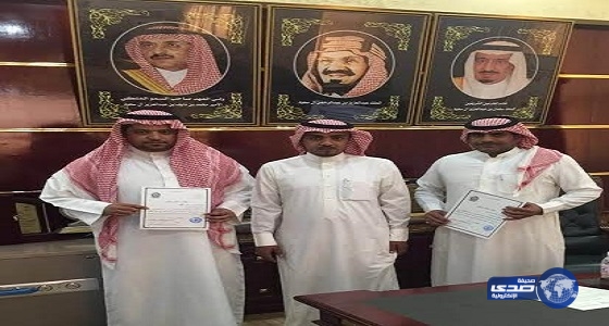 “مدني بيشة” يكرّم القحطاني والحكيم من بلدية النقيع