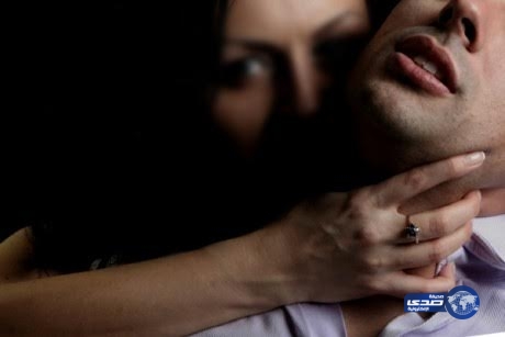 فى ظاهرة غريبة: حسناء روسية تغتصب 10 رجال وتربط أعضاؤهم التناسلية بالحبال