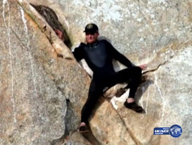 تسلّق جبلا من أجل الحب فعلق في قمته