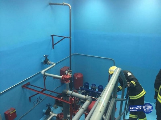 “مدني حائل” ينتشل ناقتين من خزان مياه