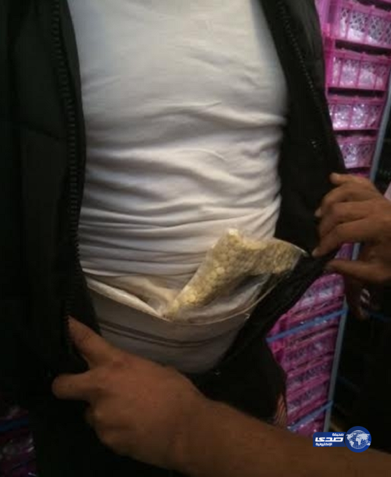 بالصور: إحباط محاولة تهريب كمية من الحبوب المخدرة بميناء ضباء