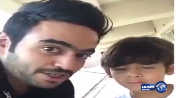 بالفيديو .. ابن البرازيلي إلتون خوزيه يؤدي صلاة العشاء