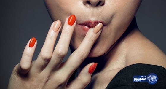 طلاء أظافر خاص لتناول وجبات  “كي اف سي” الأصلية والحارة