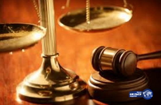 أودعت طفلتها عند الجار لتنفيذ حكم قضائي فزعم أبوتها