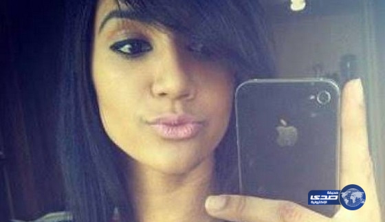 على ماذا يدل ضمّ الشفاه في “الـسيلفي” ؟