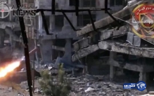 بالفيديو :قناص داعشي يتحول إلى أشلاء