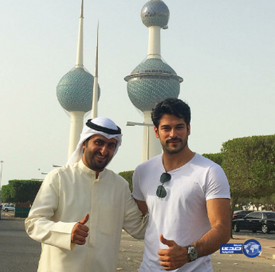 الممثل التركي بوراك في الكويت..