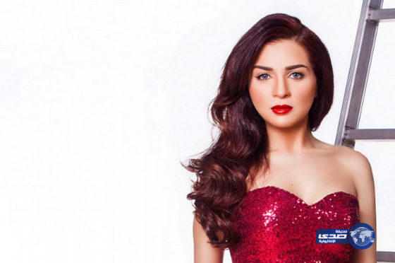 اتهام لـ مي عز الدين بنشر الرذيلة