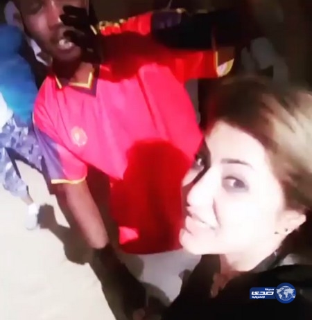 بالفيديو.. لورين عيسى تحرج شاب في جزيرة تاروت