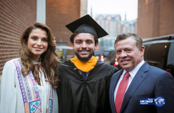 الملكة رانيا تعبر عن فرحتها بتخرج أكبر ابنائها
