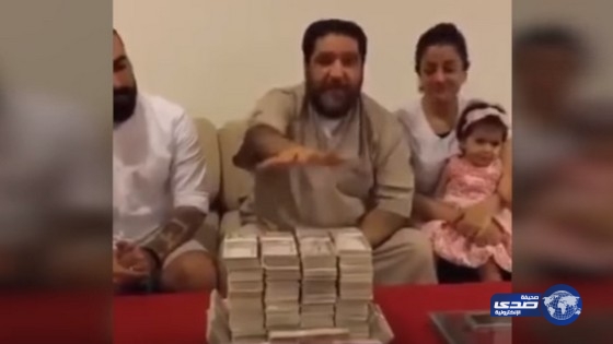 بالفيديو.. ابنة الفنانة شهد تنال مثل وزنها مالا في عيد ميلادها