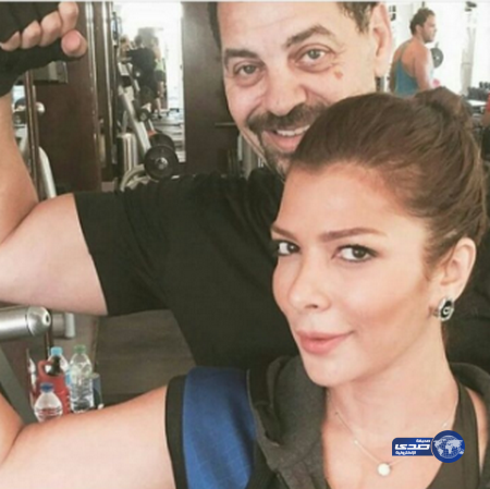 أصاله تستعرض عضلاتها أمام زوجها..