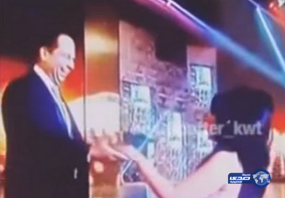 فيديو&#8230; حليمة بولند تحرج اعلاميا لبنانيا حاول تقبيلها في الموريكس دور