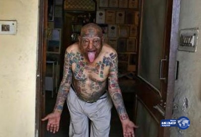 هندي يتفنن في تحقيق الارقام القياسية