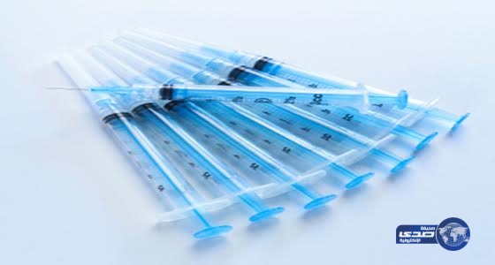 إصابة نمساوية بعد جلوسها على مجموعة “إبر” ملتصقة بمقعد القطار