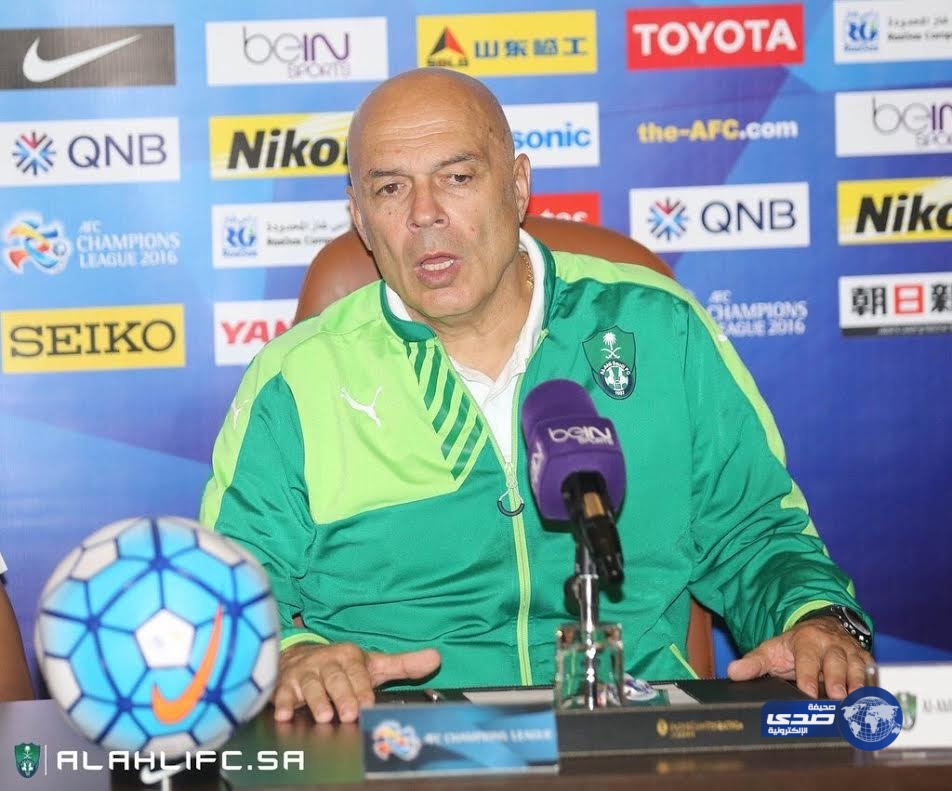 الأهلي يفجّرها ويقترب من هذا المدرب