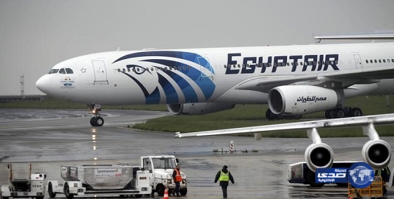 مصر تسابق الزمن للعثور على الصندوق الأسود للطائرة المنكوبة