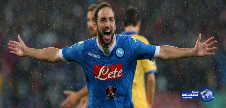 فيديو: هدف تاريخي لإيجوايين يحطم رقم قياسي عمره 66 عام