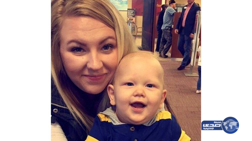 تركا طفلهما مع الحاضنة… فكانت الصدمة! (صور)