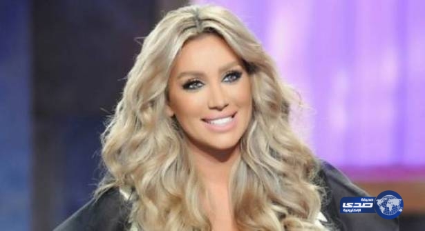 بالفيديو.. لحظة سقوط مايا دياب من فوق دراجة بخارية