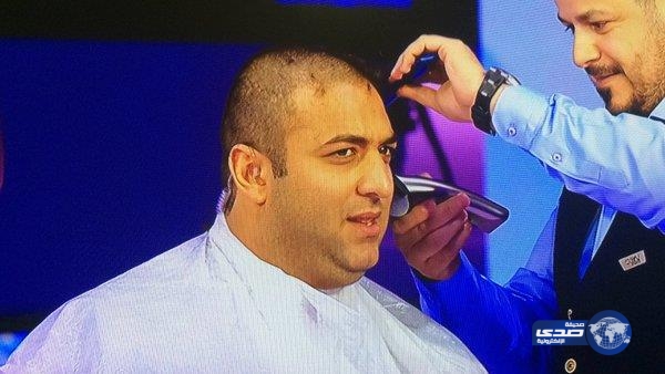 فيديو.. لاعب مصري يحلق شعره على الهواء بعد فوز ليستر سيتي بالدوري الإنجليزي