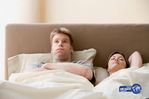 النوم بجوار الزوجة يصيبك بالغباء!!