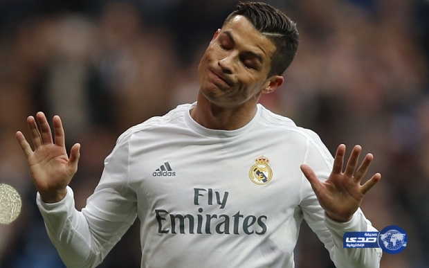 بالفيديو.. على طريقة مارادونا.. رونالدو نجماً كرة السلة!