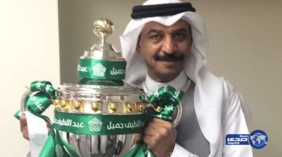 عبادي الجوهر مع كأس دوري عبداللطيف جميل في ليلة التتويج